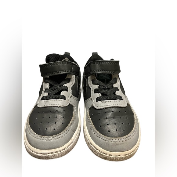 Nike baby/toddler shoes - Picture 2 of 10